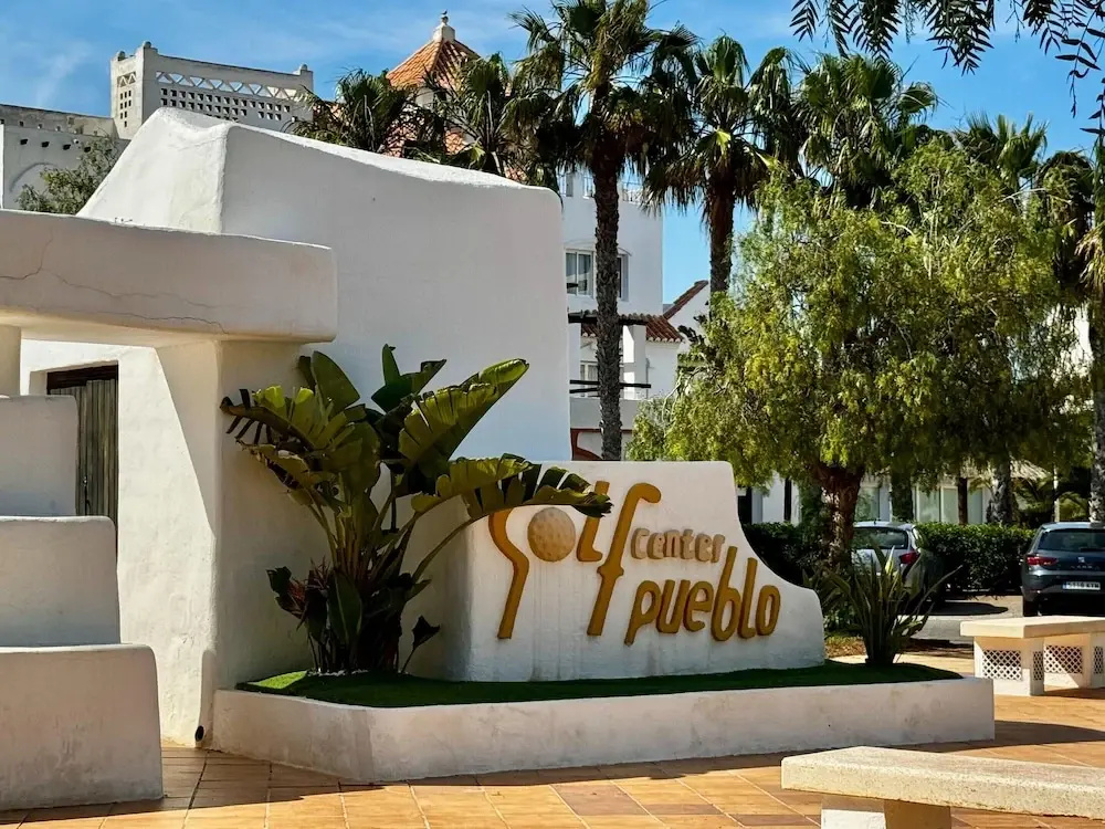 Apartment in Poblado Near Playa Serena
