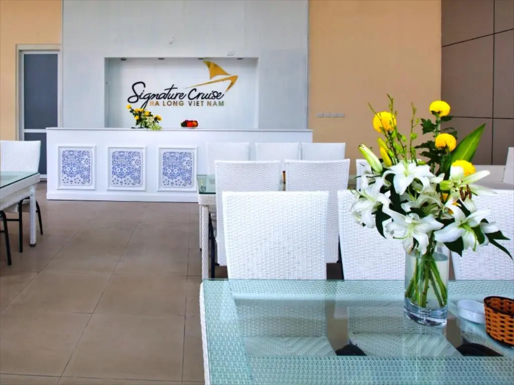 Lobby & Reception