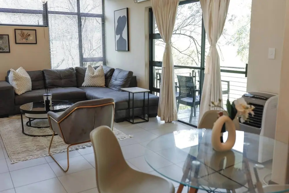 Luxurious, Spacious 2-br