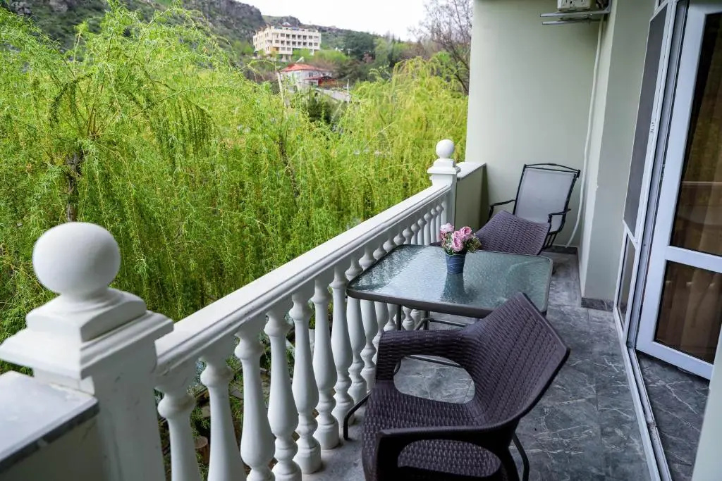 Balcony & Terrace