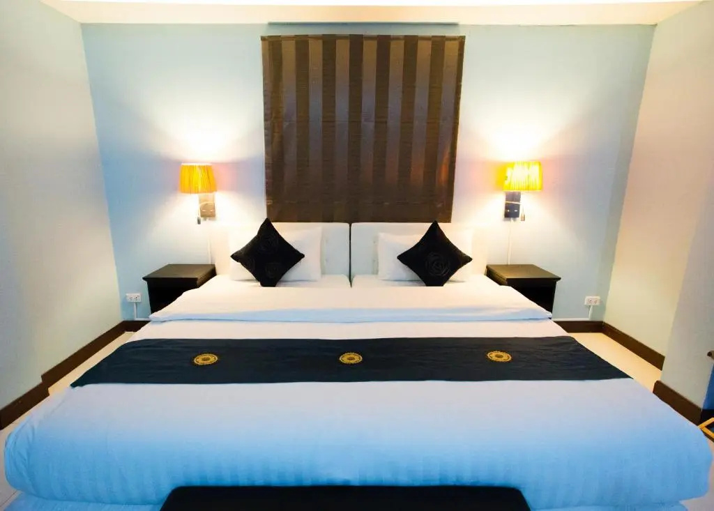 Deluxe Double room (full double bed)