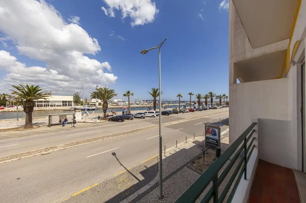 B77 - Im on Avenida Apartment in Lagos