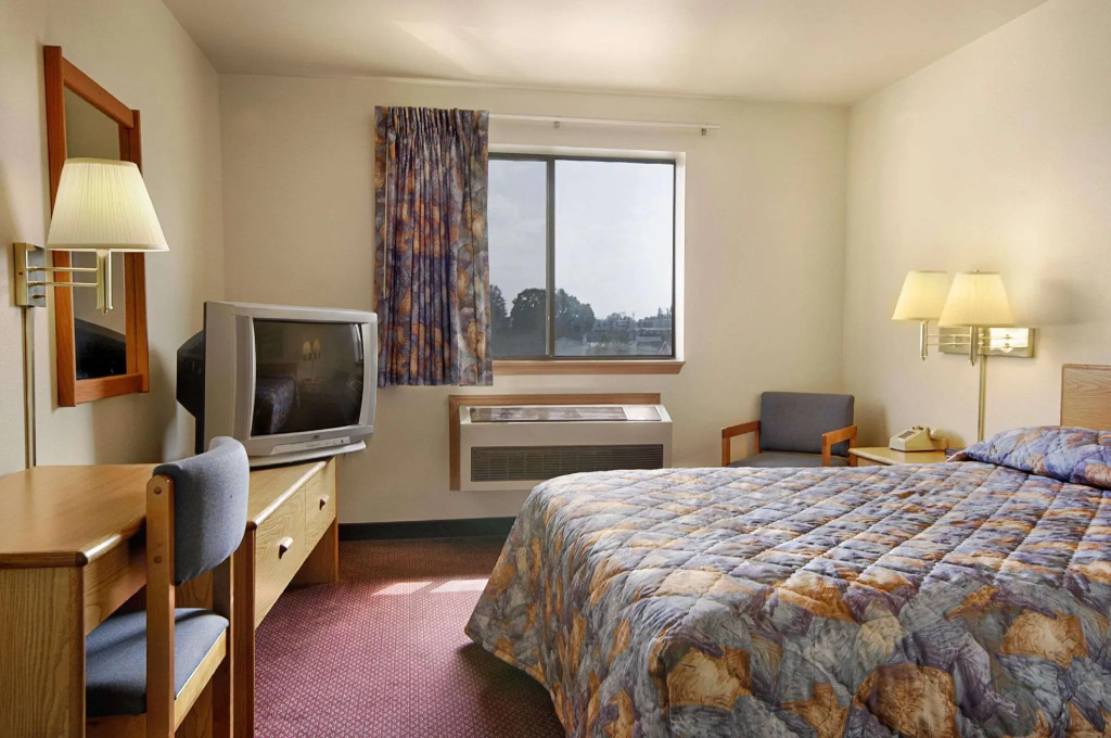 Standard Double room (full double bed)
