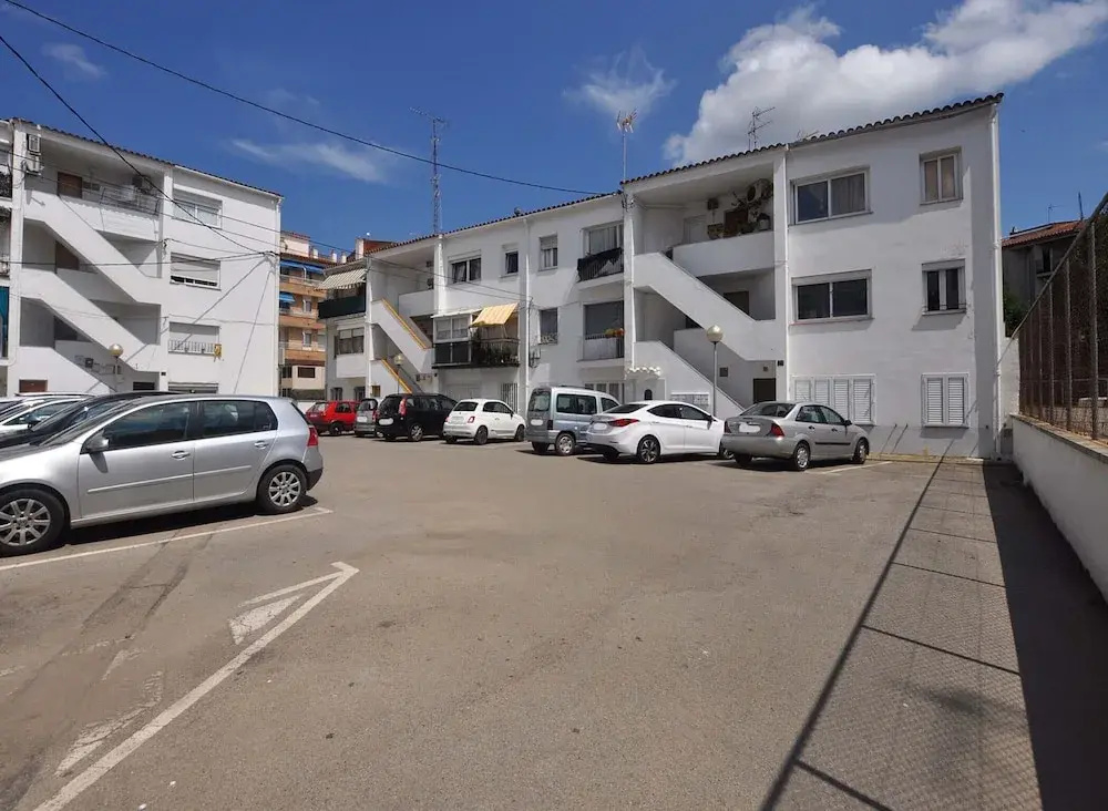 Beachfront Apartment for 6 Persons in Roses