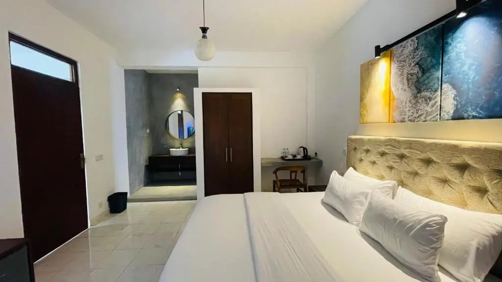 Standard Double room with balcony (full double bed)