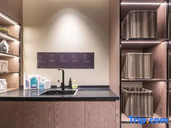 Beijing Guomao Baiziwan Road Atour Hotel