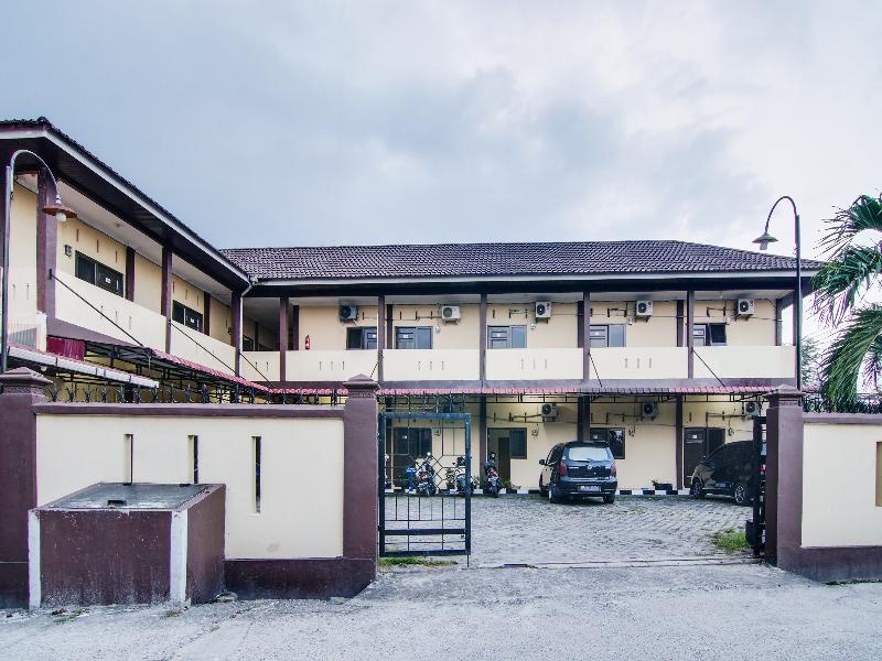 91752 Izzami Homestay Syariah in Pekanbaru