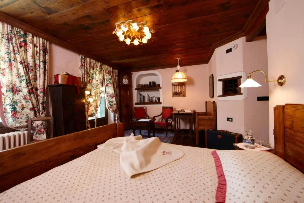 Superior Double room (full double bed)