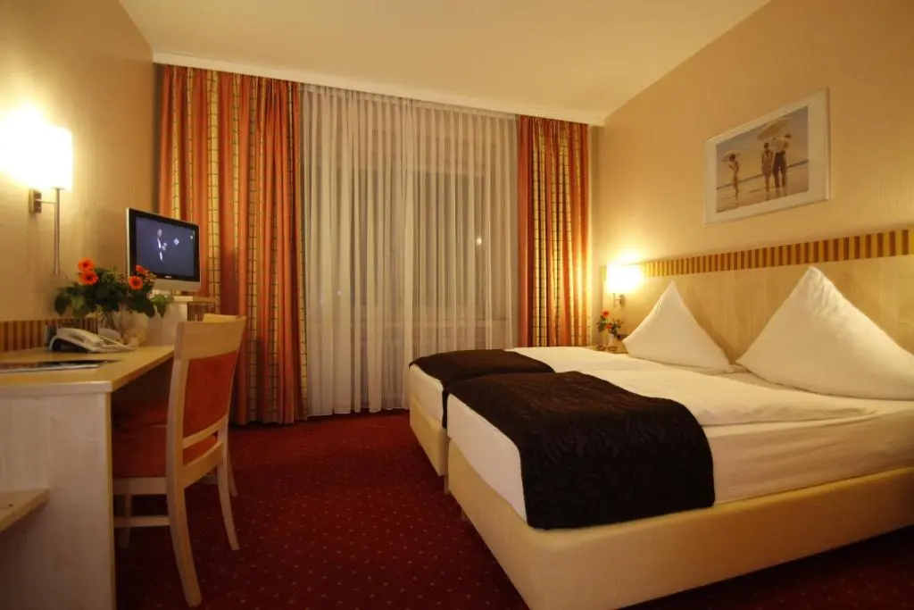 Standard Double room (full double bed)