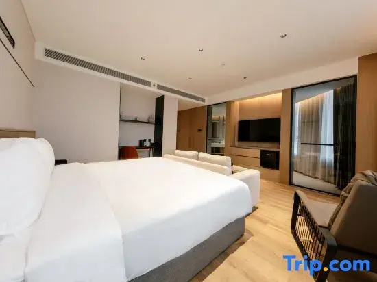 Deluxe Double room (full double bed)