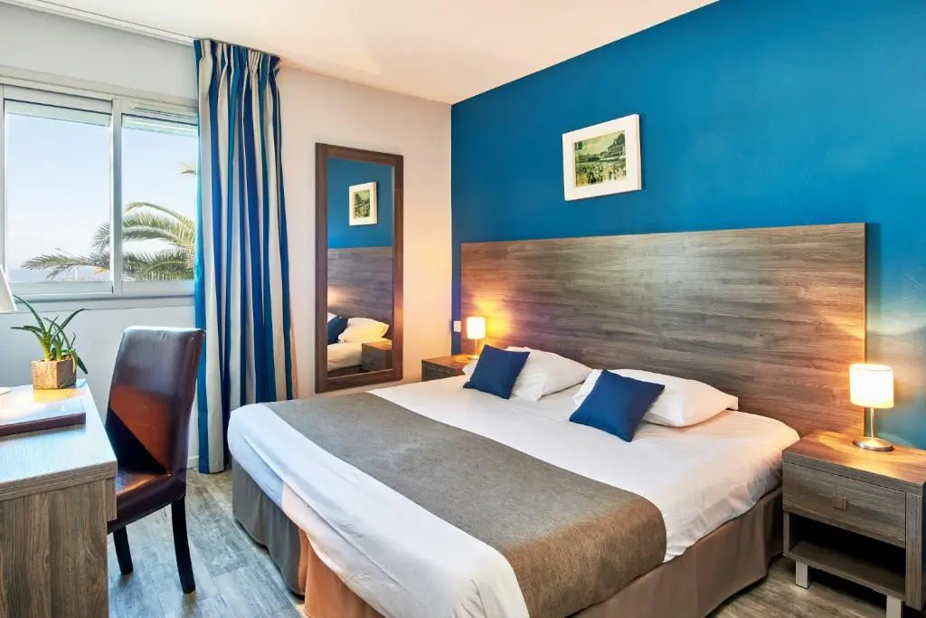 Standard Double room with sea view (full double bed)