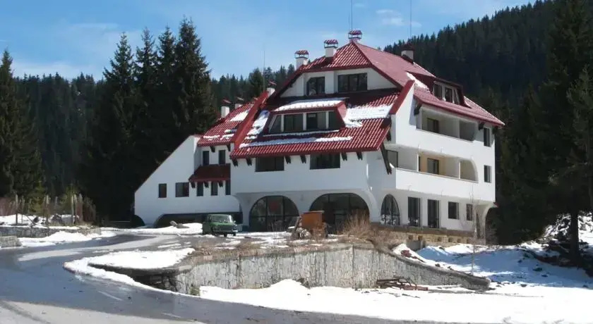 Pinelodge