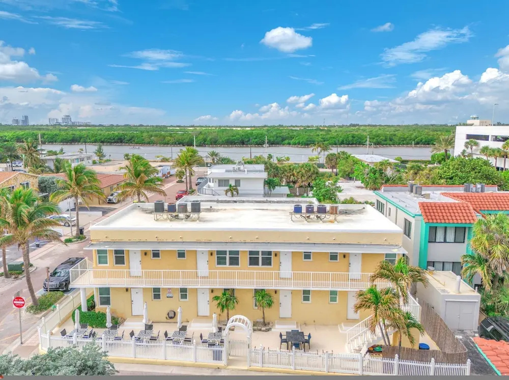 Amazing 1st Floor Apartment Just Steps to Beach