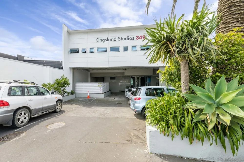 Kingsland Studios 349