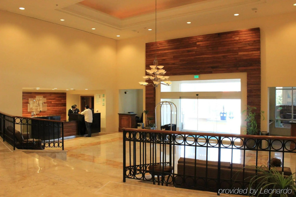 Lobby & Reception