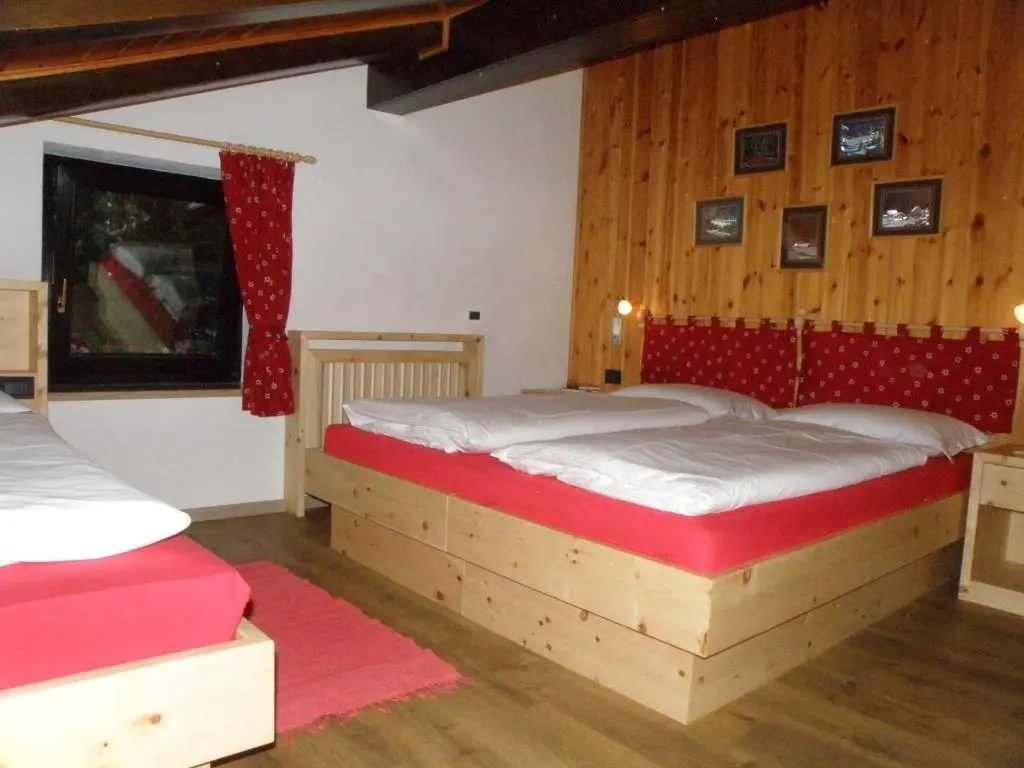 1 Bedroom Attic Apartment