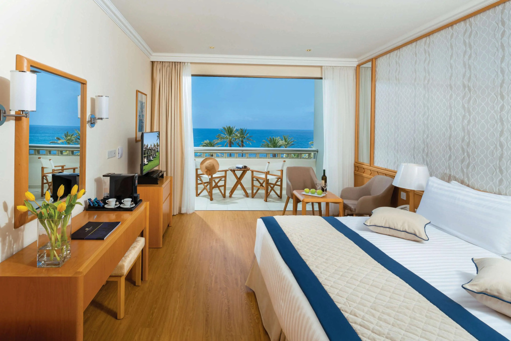 Constantinou Bros Athena Beach Hotel - Chambres