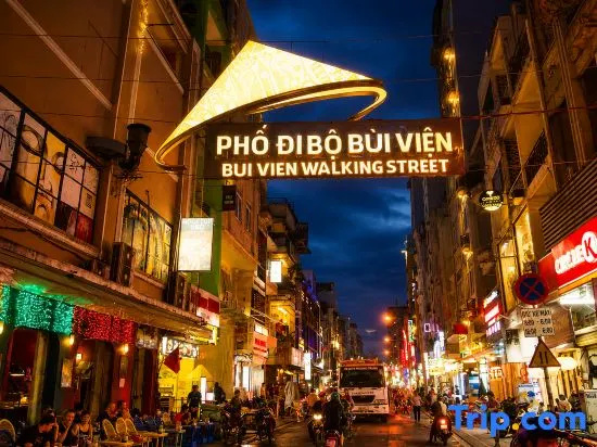 Saigon Hideout New World View - Romantic Stay, Netflix & Bathtub District 1