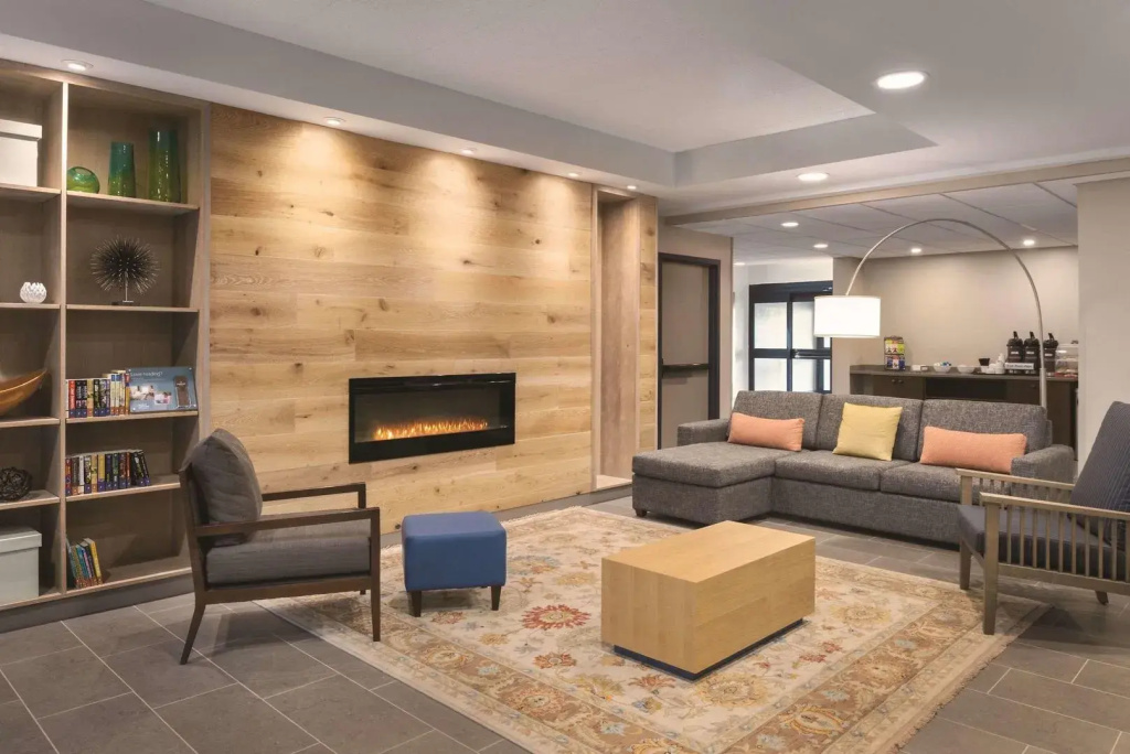 Lobby & Reception