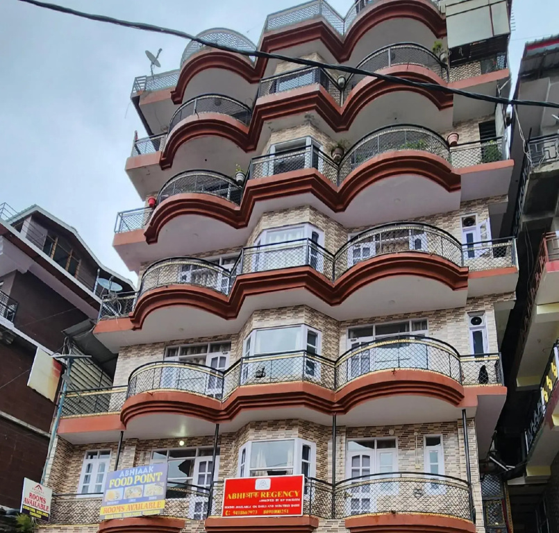 Abhiaak Regency by OYO Rooms