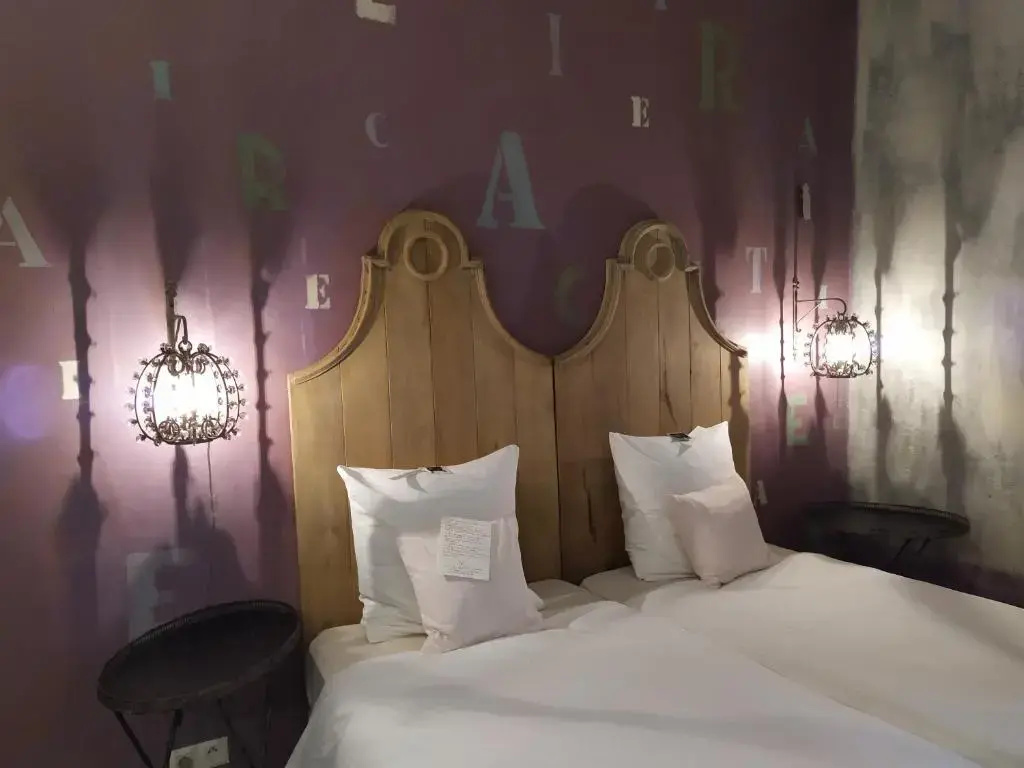 Comfort room