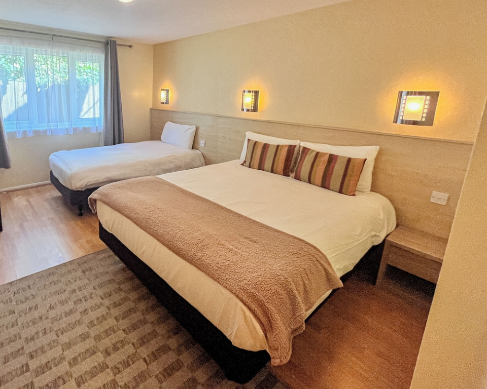 Travel Plaza Hotel - Chambres