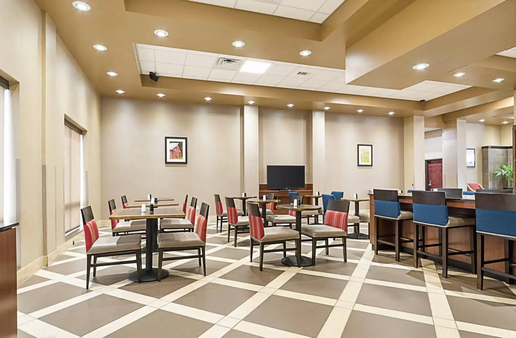 Comfort Suites - фото 21