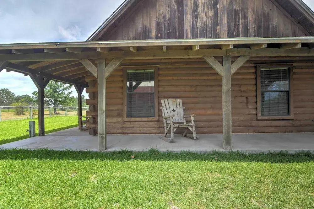 On Farm: Rustic Carmine Log Cabin w/ Porch!