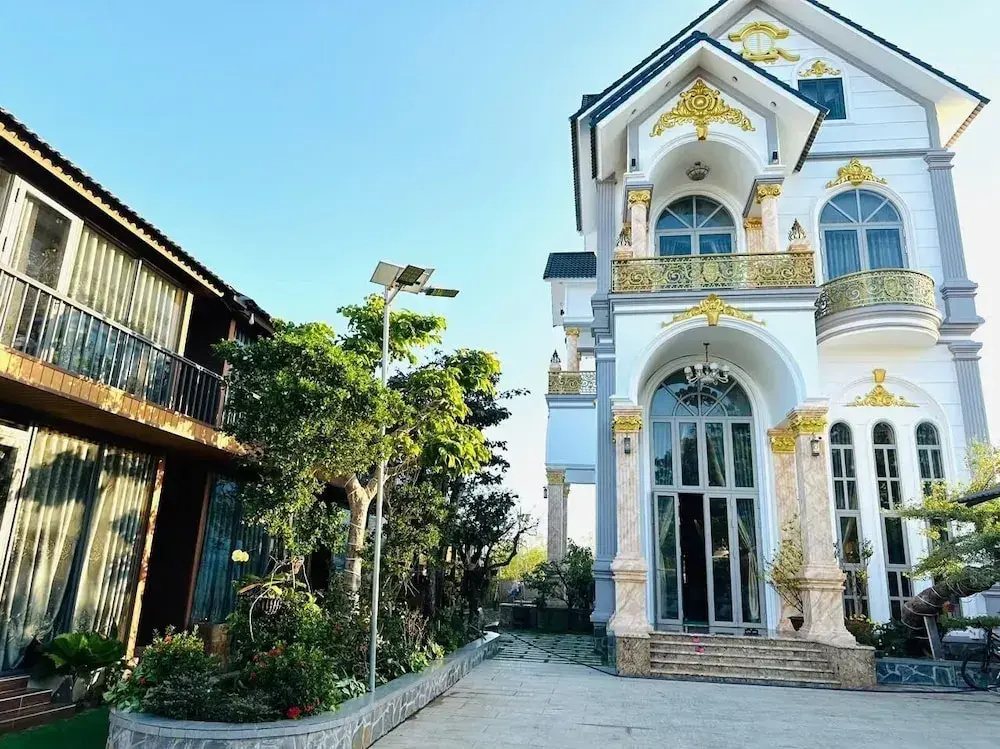 Dream House Hotel