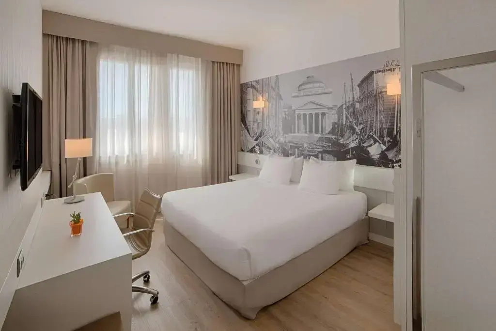 Superior Double room (full double bed)