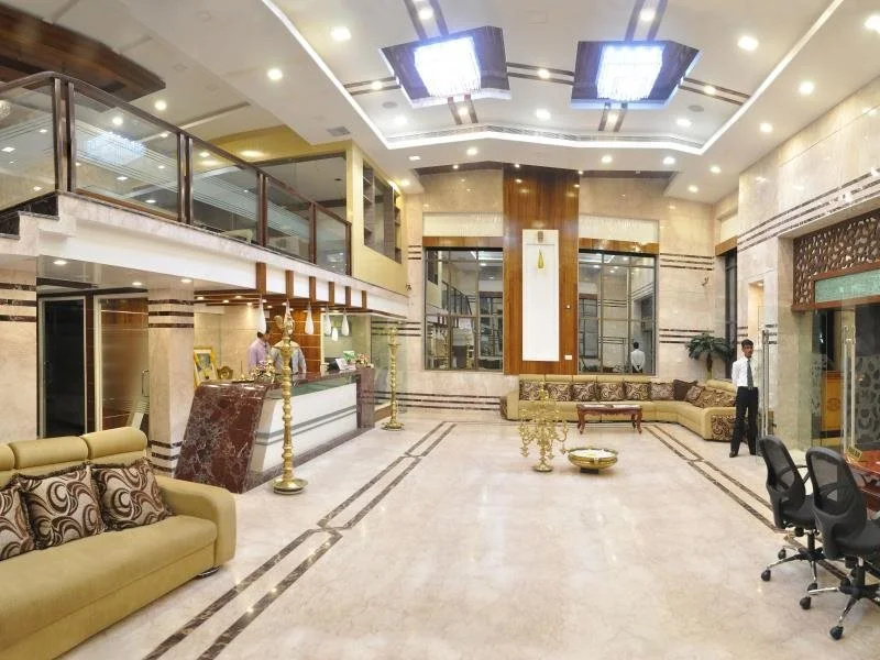 Lobby & Reception