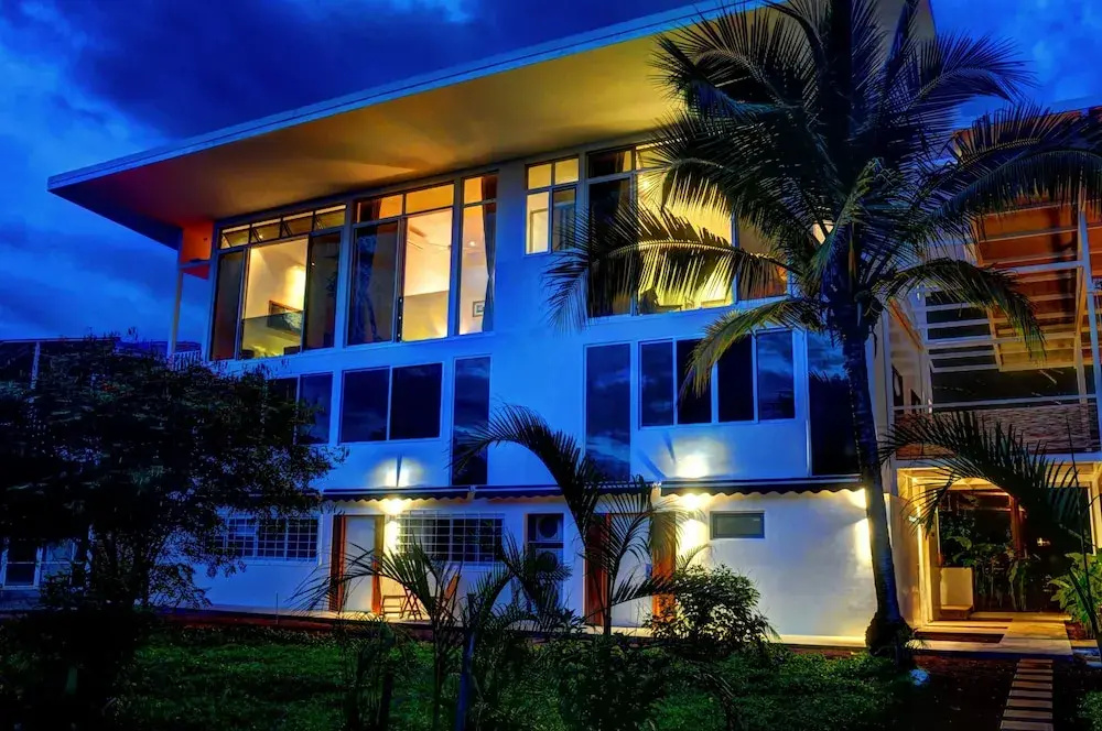 Moana Surf Resort
