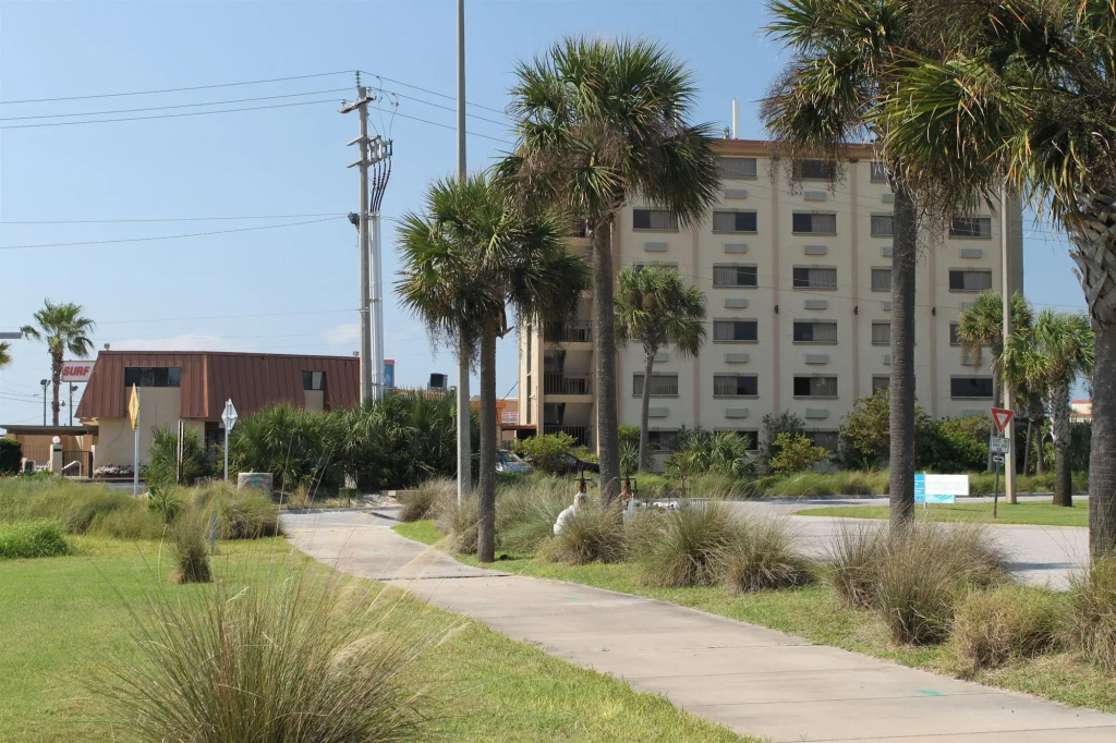 Emerald Coast Inn & Suites