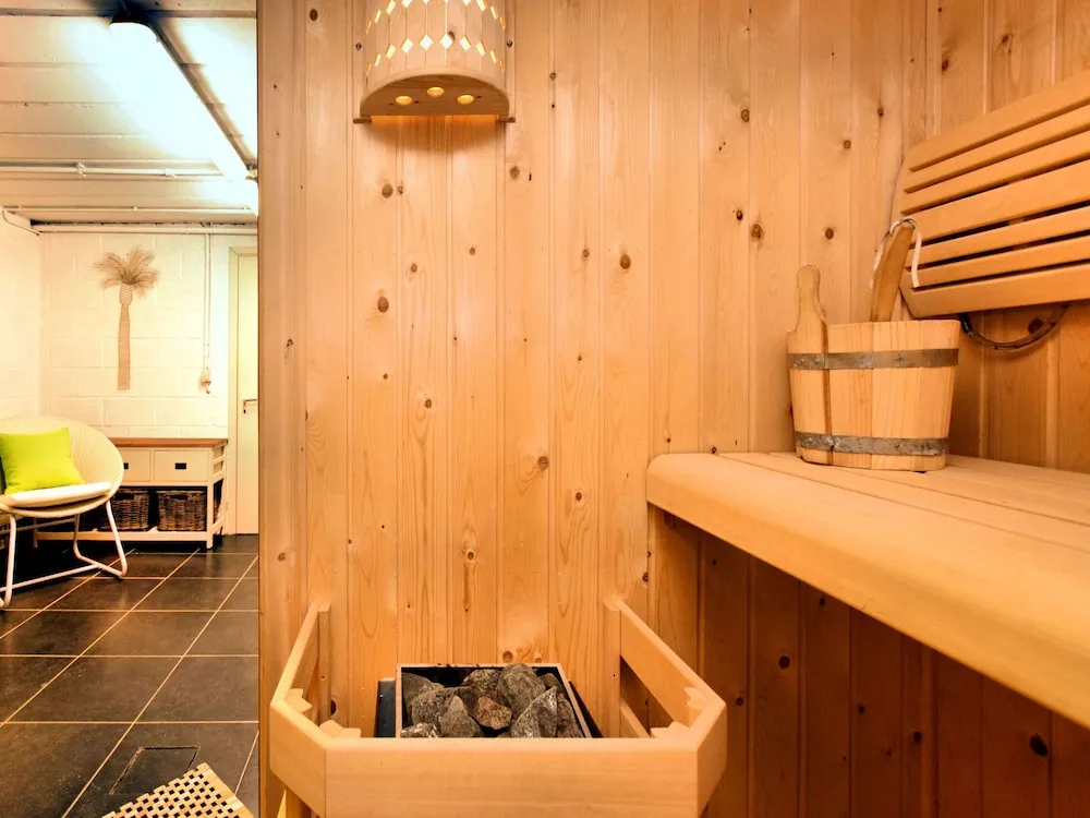 Premium Holiday Home in Vielsalm With Sauna - фото 11