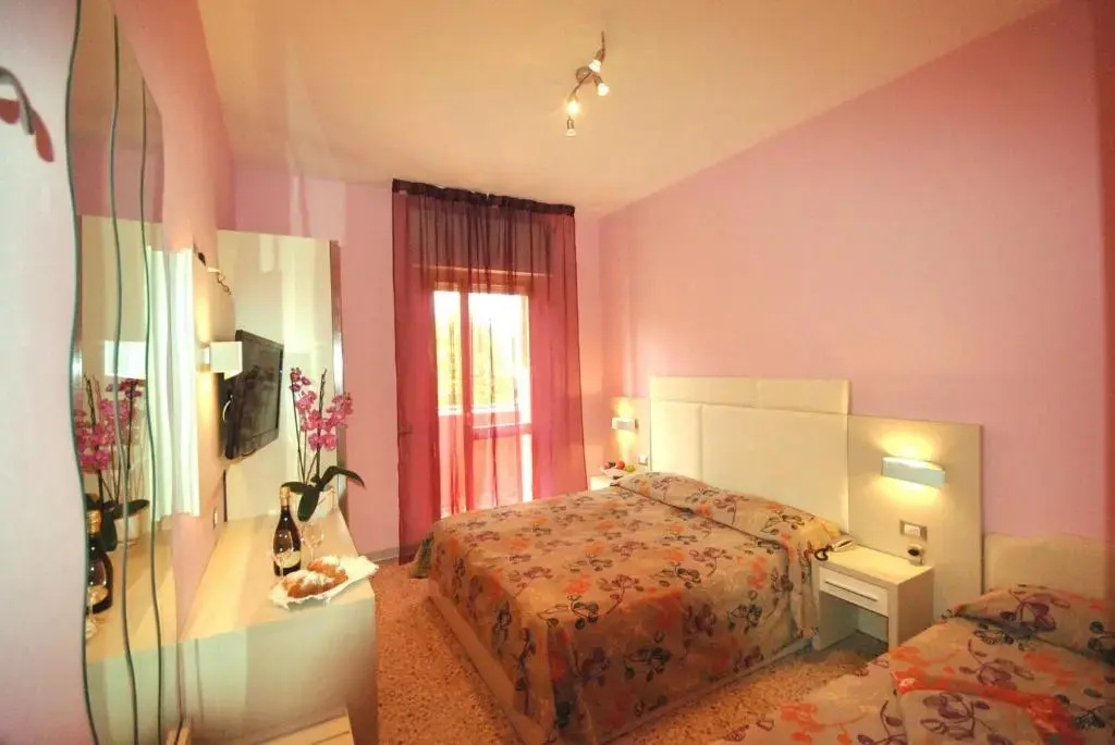 Deluxe Quadruple room