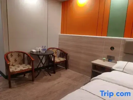 Deluxe Double room (full double bed)