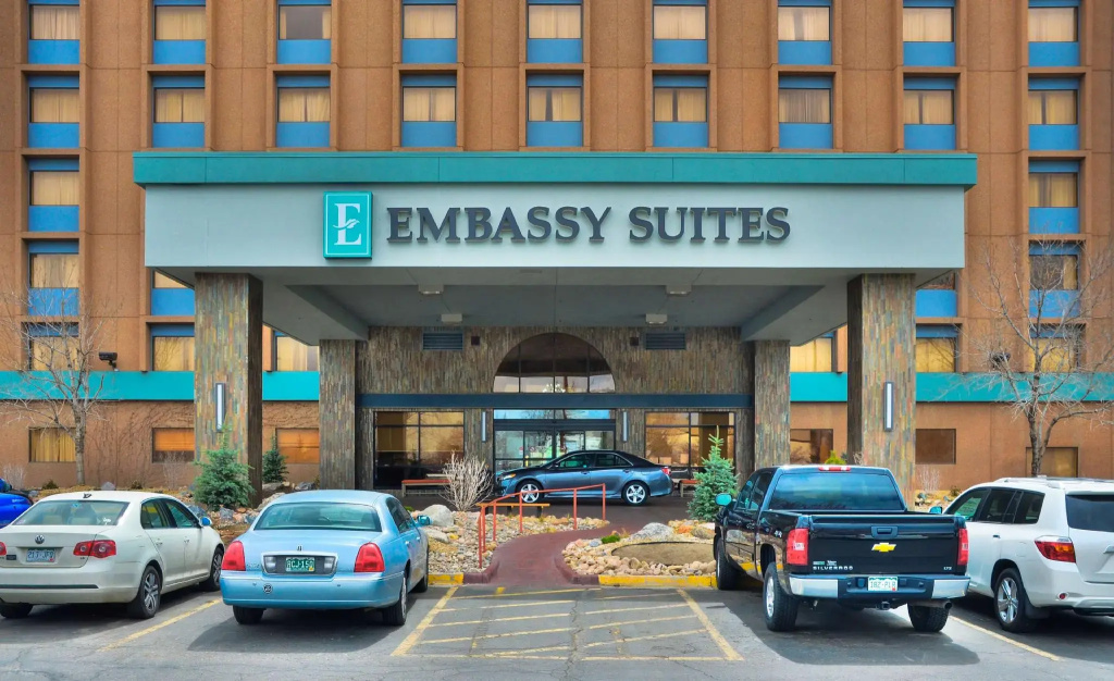 Embassy Suites by Hilton Denver Central Park - Chambres