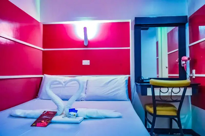 Deluxe Double room (full double bed)