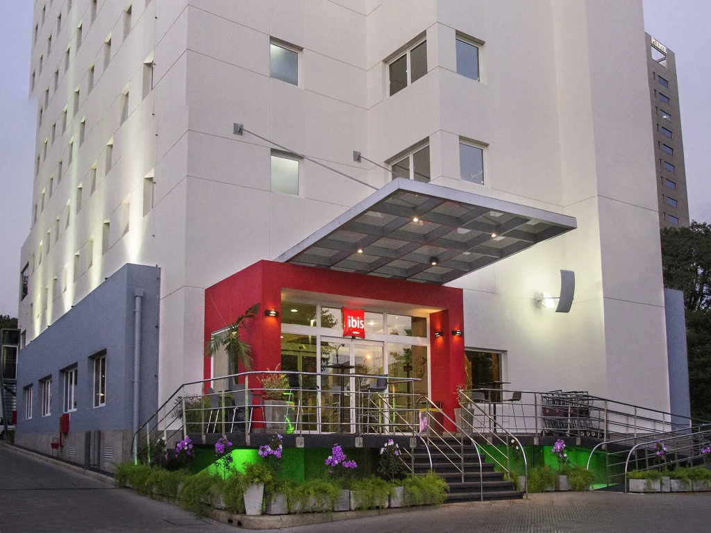 Ibis Asuncion — фото