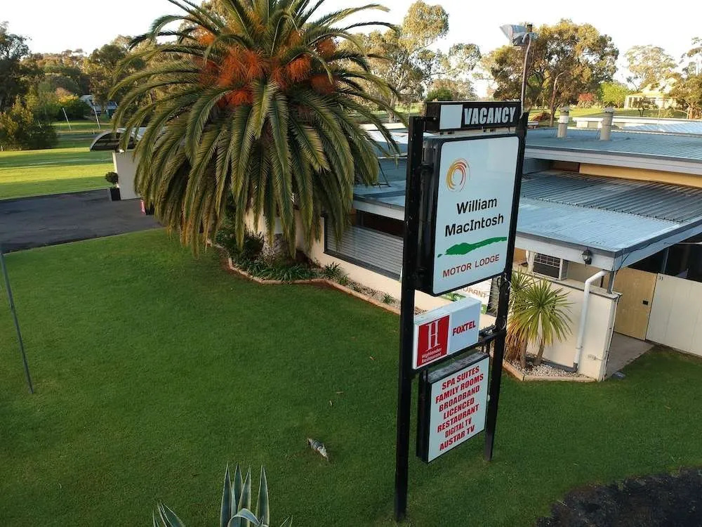 Comfort Inn William Macintosh