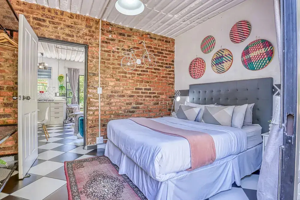 2 Bedrooms Family Apartment with garden view