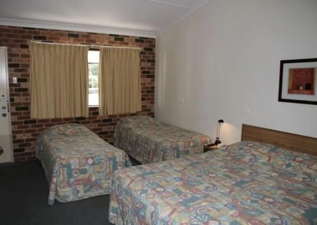 Bay Hotel Motel