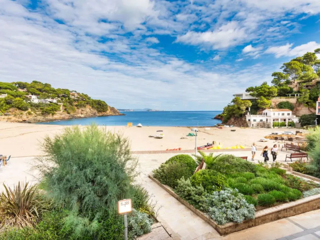 Beach & Waterfront