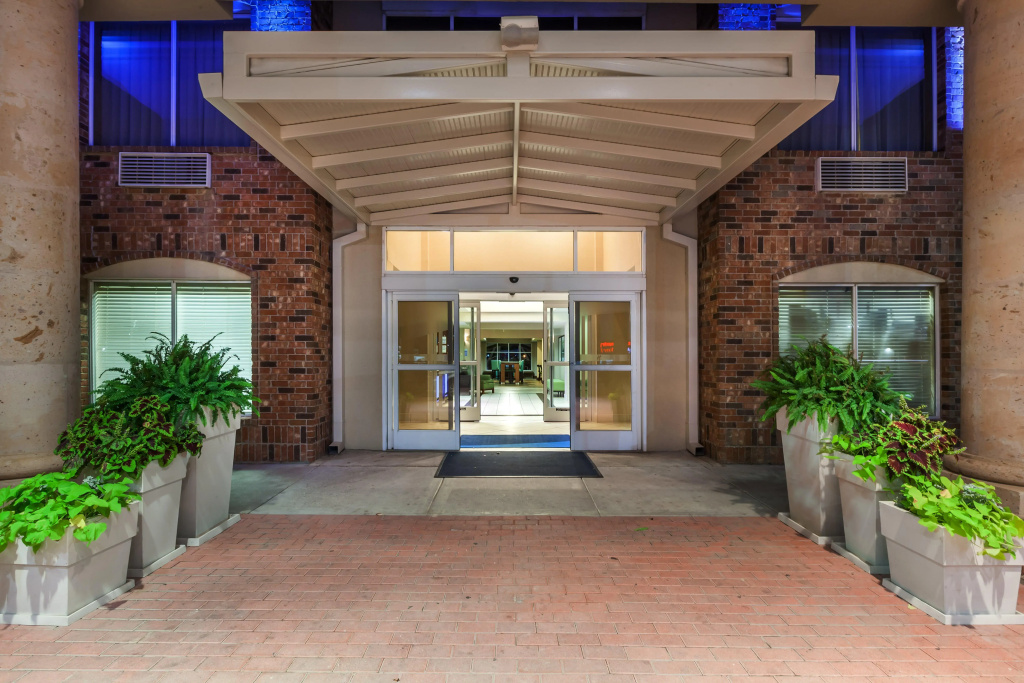 Lobby & Reception