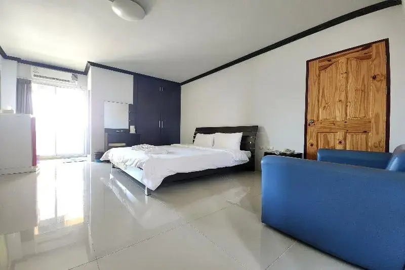 Superior Double room with balcony (full double bed)