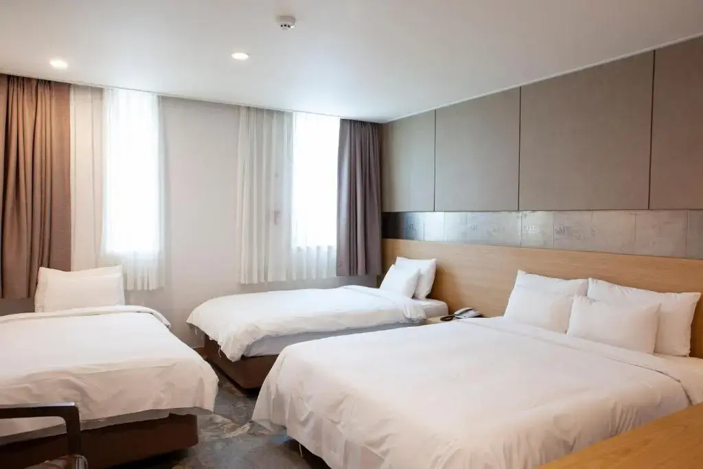Deluxe Triple room