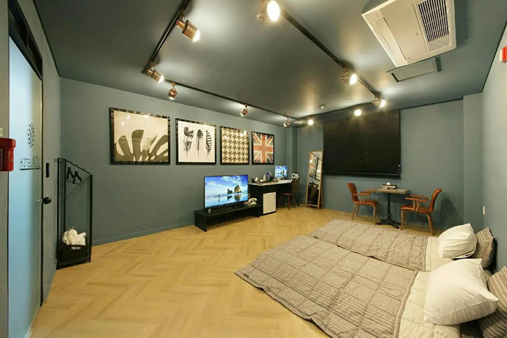 Standard Family room