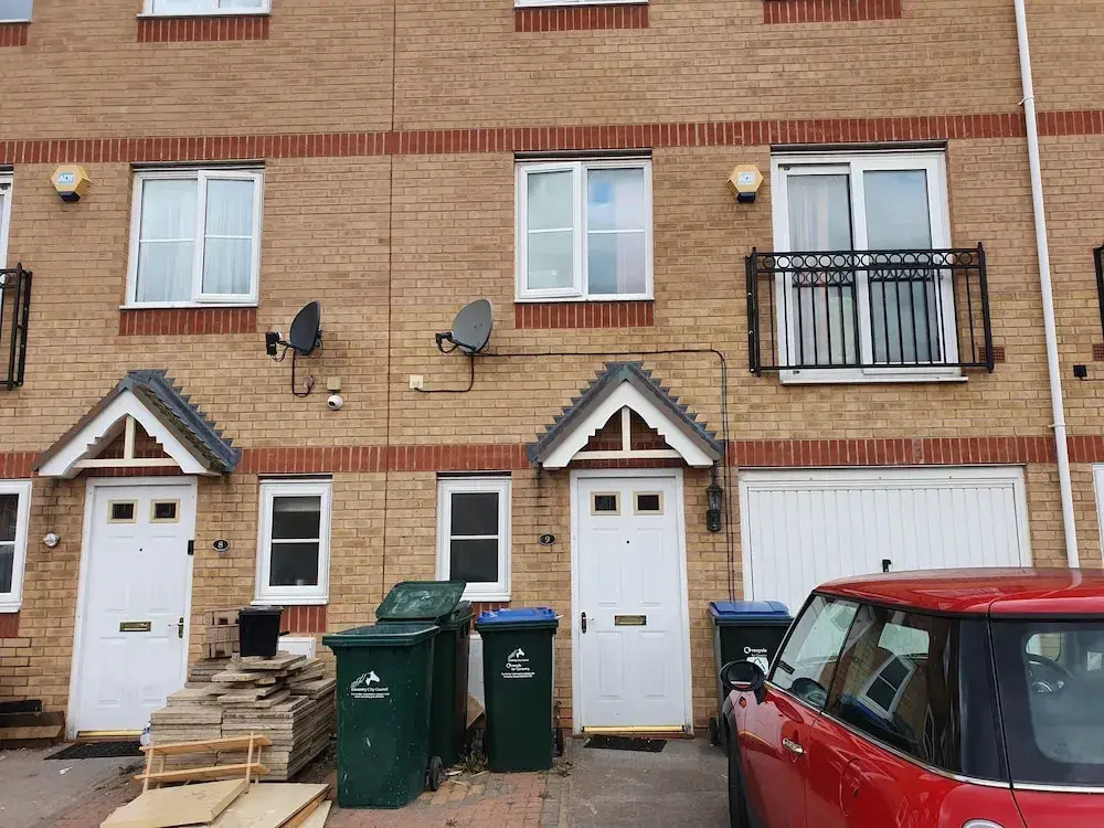 9 Cobb Close Holiday House