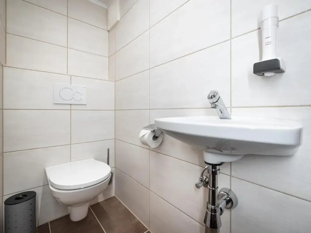 3 Bedrooms Apartment