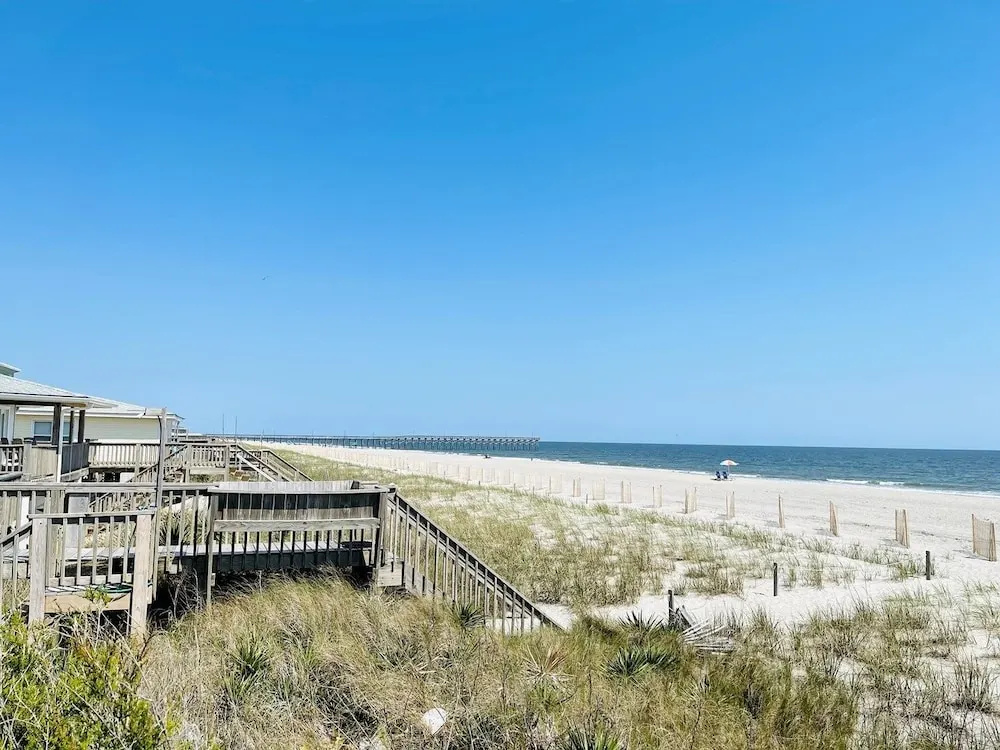 Turtley Paradise East 3 Bedroom Home by RedAwning
